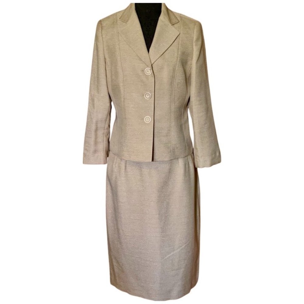 Beautiful Evan-Picone Skirt Suit (12)
